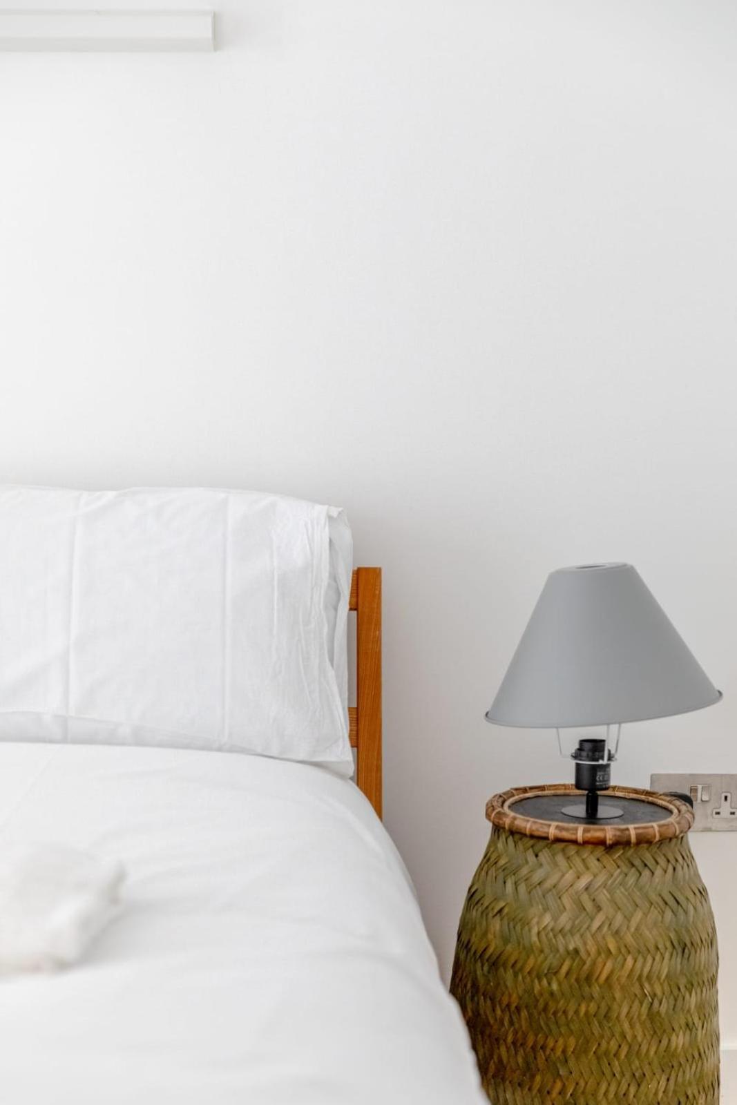 Sleek & Stylish 2bd Flat - Warren Street London
