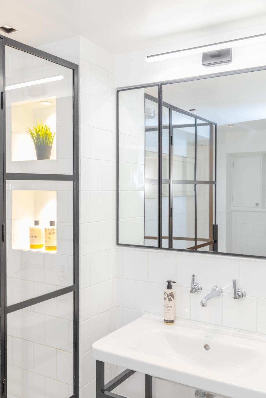 Sleek & Stylish 2bd Flat - Warren Street *