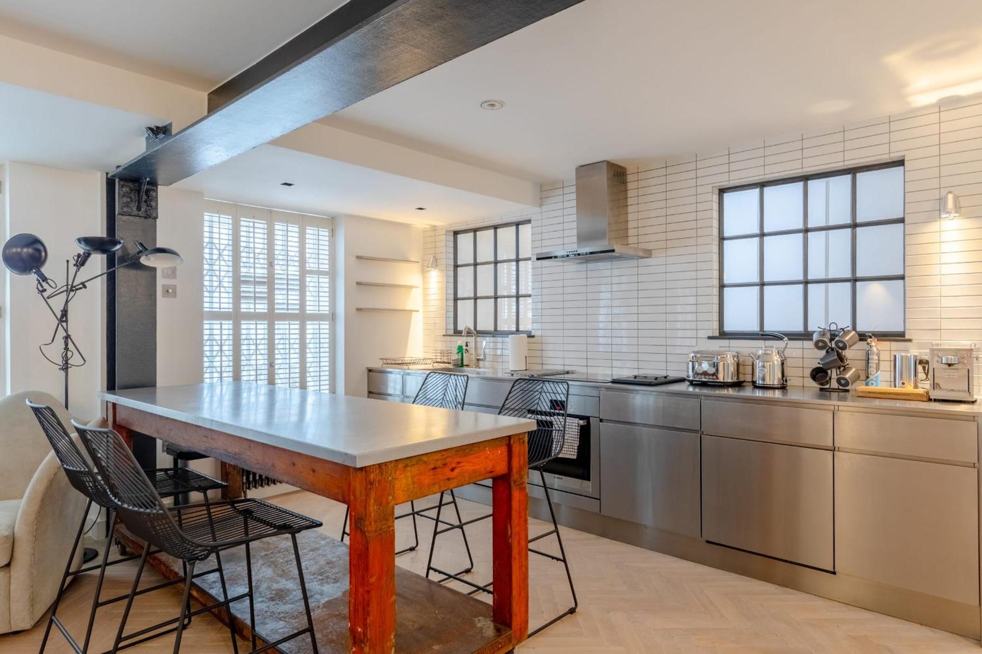 Sleek & Stylish 2bd Flat - Warren Street Appartamento