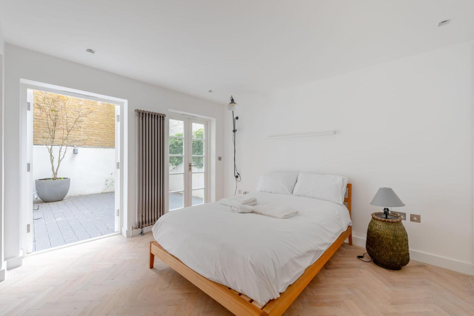 Sleek & Stylish 2bd Flat - Warren Street Apartment *