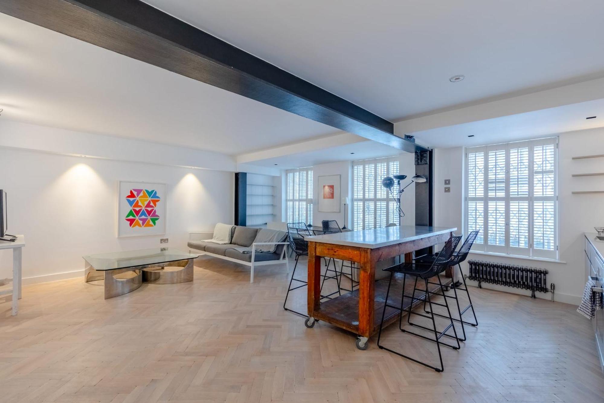 Sleek & Stylish 2bd Flat - Warren Street *