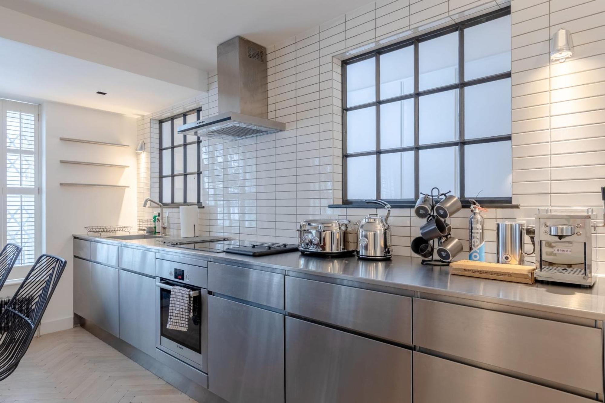 Apartment Sleek & Stylish 2bd Flat - Warren Street *