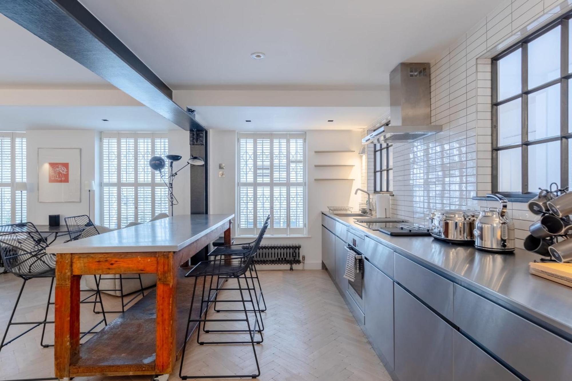 Appartamento Sleek & Stylish 2bd Flat - Warren Street Londra